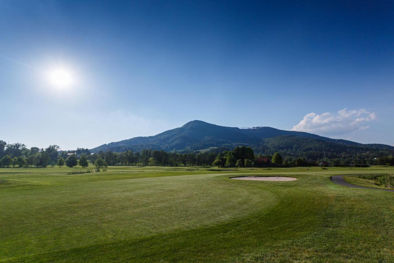 Apartman Na Golfu Čeladná Exteriör bild