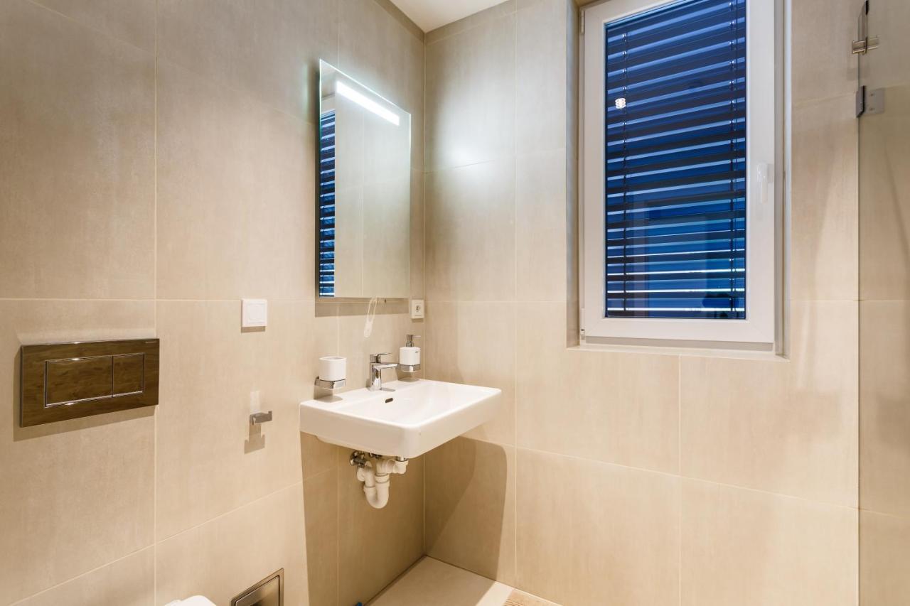 Apartman Na Golfu Čeladná Exteriör bild