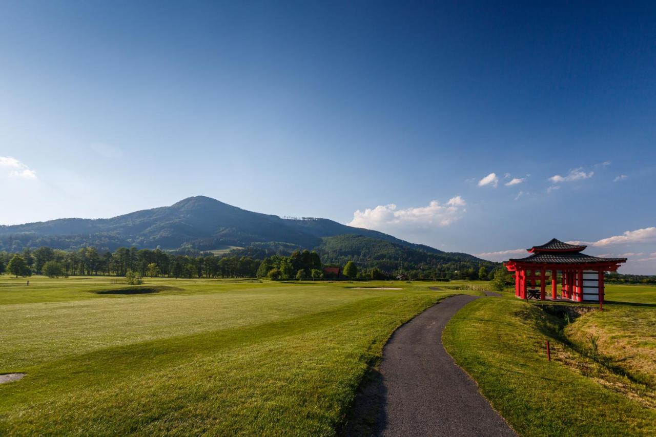 Apartman Na Golfu Čeladná Exteriör bild
